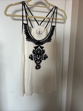 Women’s embroidered tank. Size S